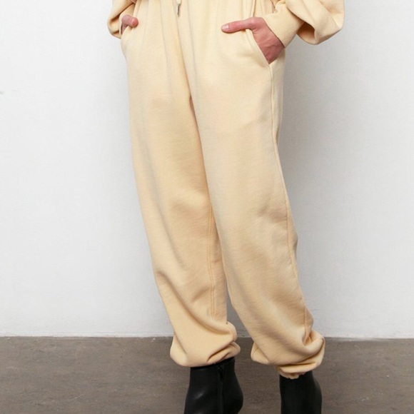 Vanessa Set - Padded Sweatshirt and Sweatpants - Picture 3 of 6